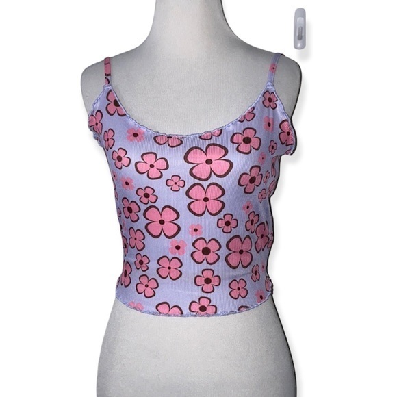 SHEIN Tops - Shein women’s medium lettuce trim floral rib knit cami crop‎ top